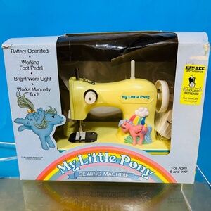 MY LITTLE PONY G1 VTG 1984 FIREFLY SEWING MACHINE & FOOT PETAL LIGHTS UP & RUNS